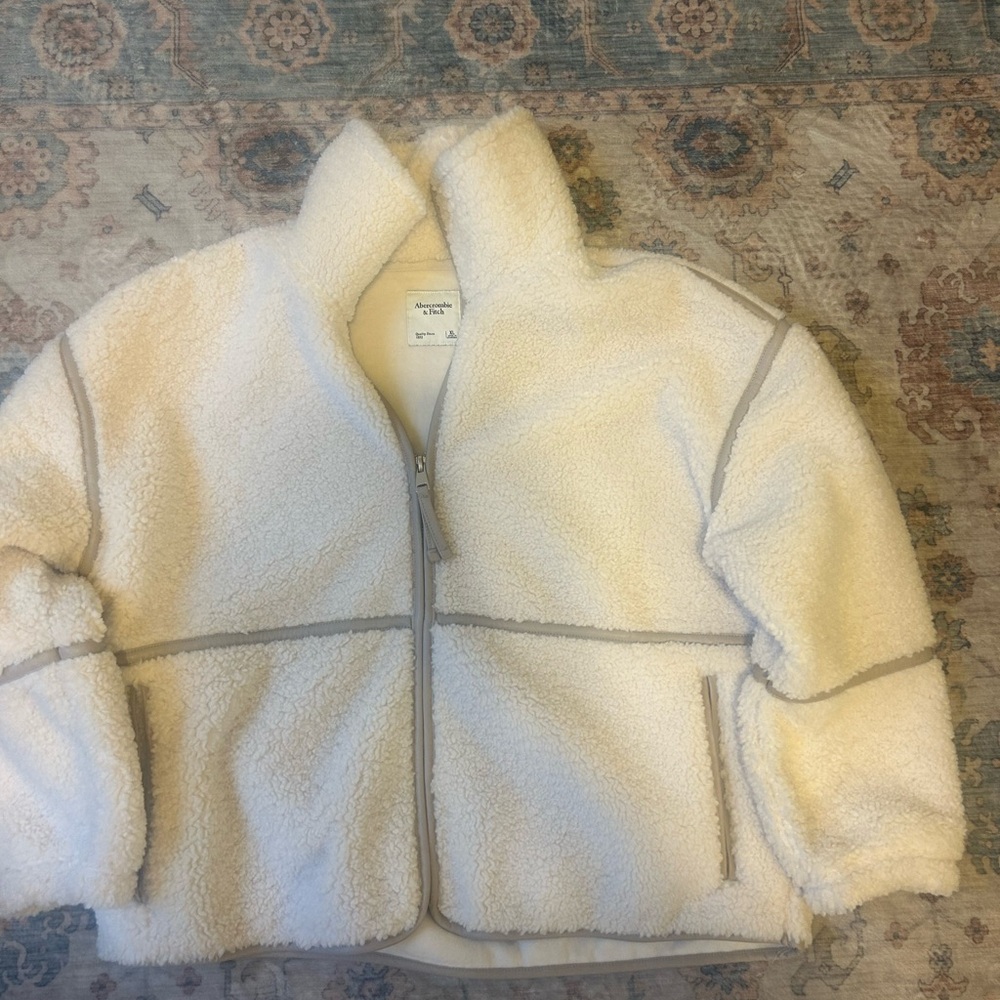 Abercrombie & Fitch Sherpa cream/white coat